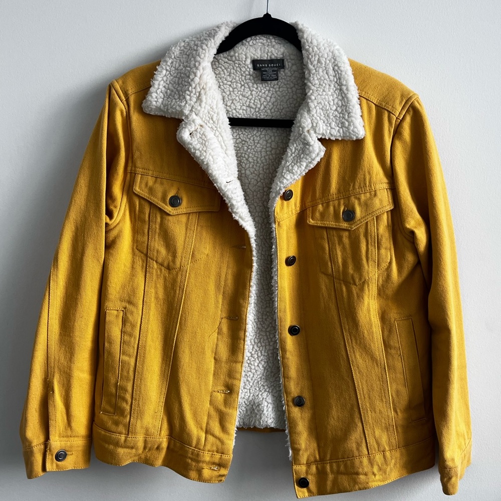 Same Souci yellow jacket